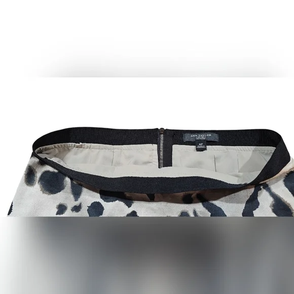 Ann Taylor Petite- Leopard Print Lined Mini Slit Skirt​​​ - Picture 4 of 7